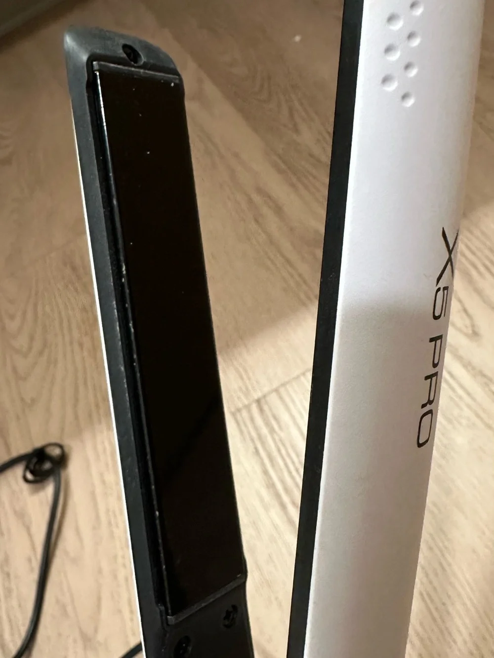 White Hair Straightener Flat Iron with Swivel Cord